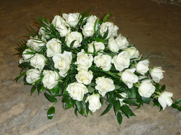 gerbe de roses blanches
